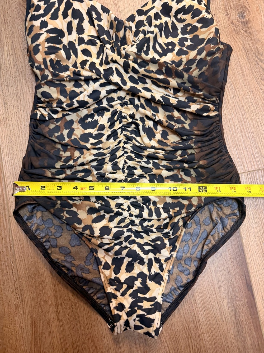 Miraclesuit Animal Print One Piece Swimsuit Medium 8 10 Underwire Tummy Control - Picture 13 of 16
